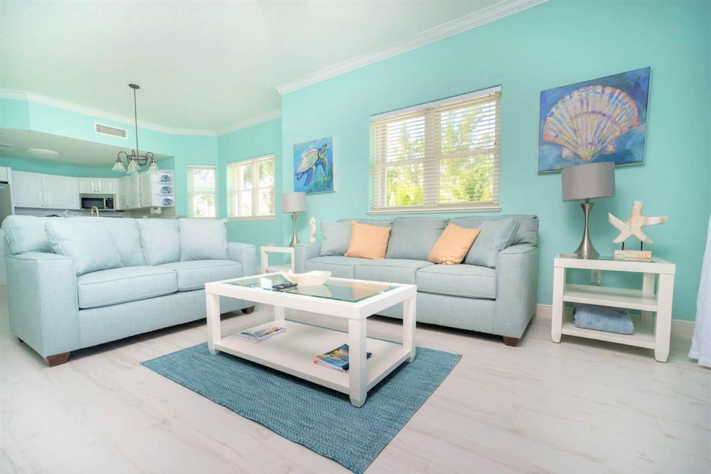 On The Bay Apartment *
